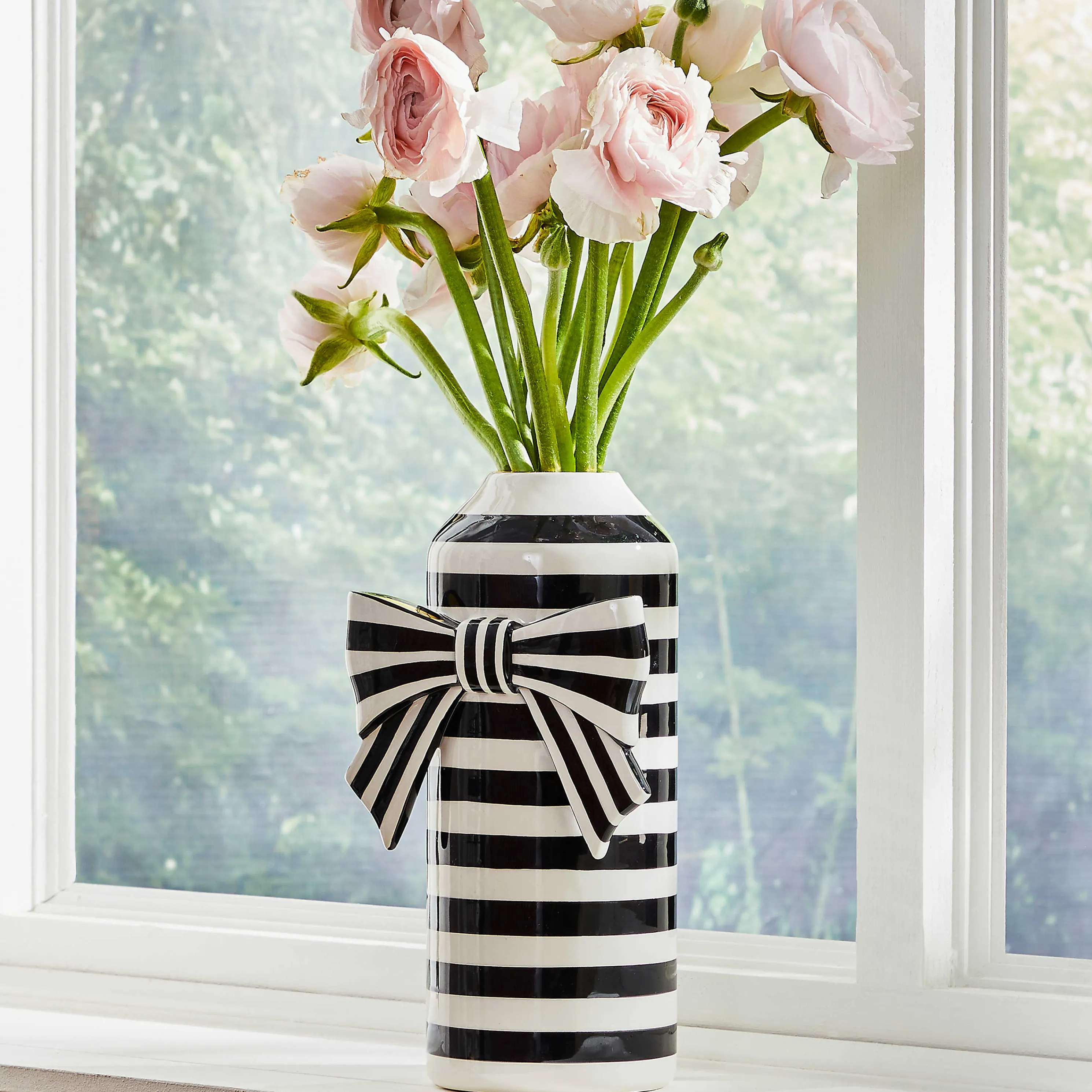 Courtly Bow Vase