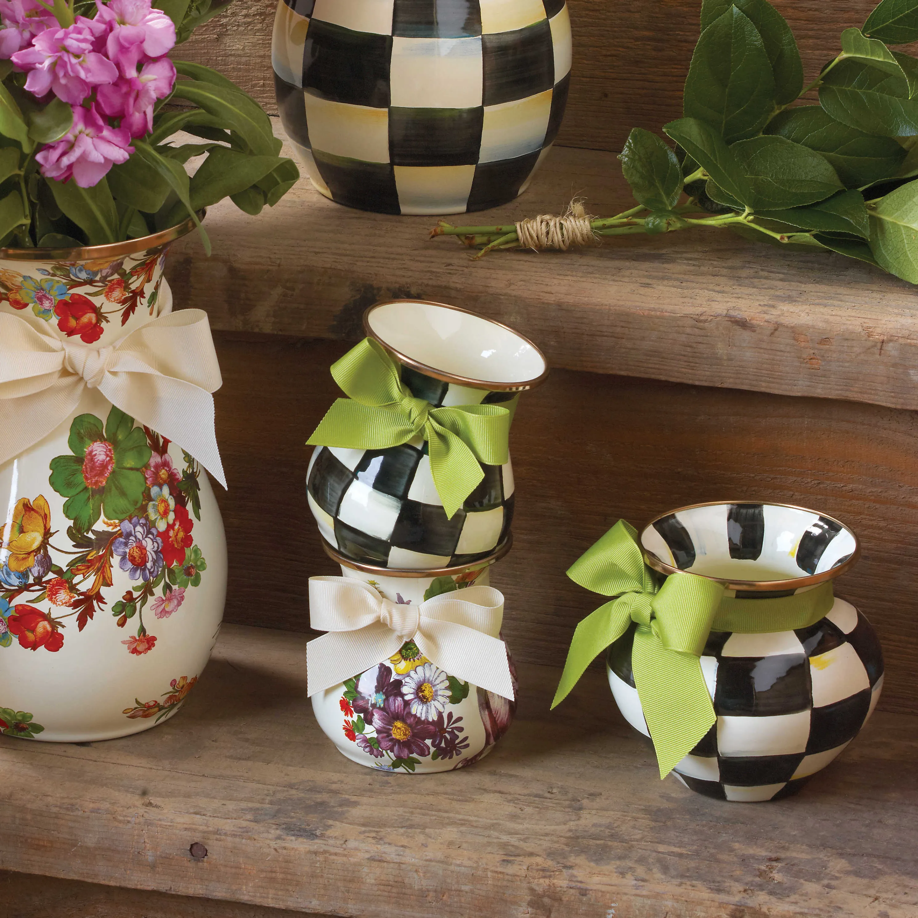Courtly Check Enamel Vase - Green Bow