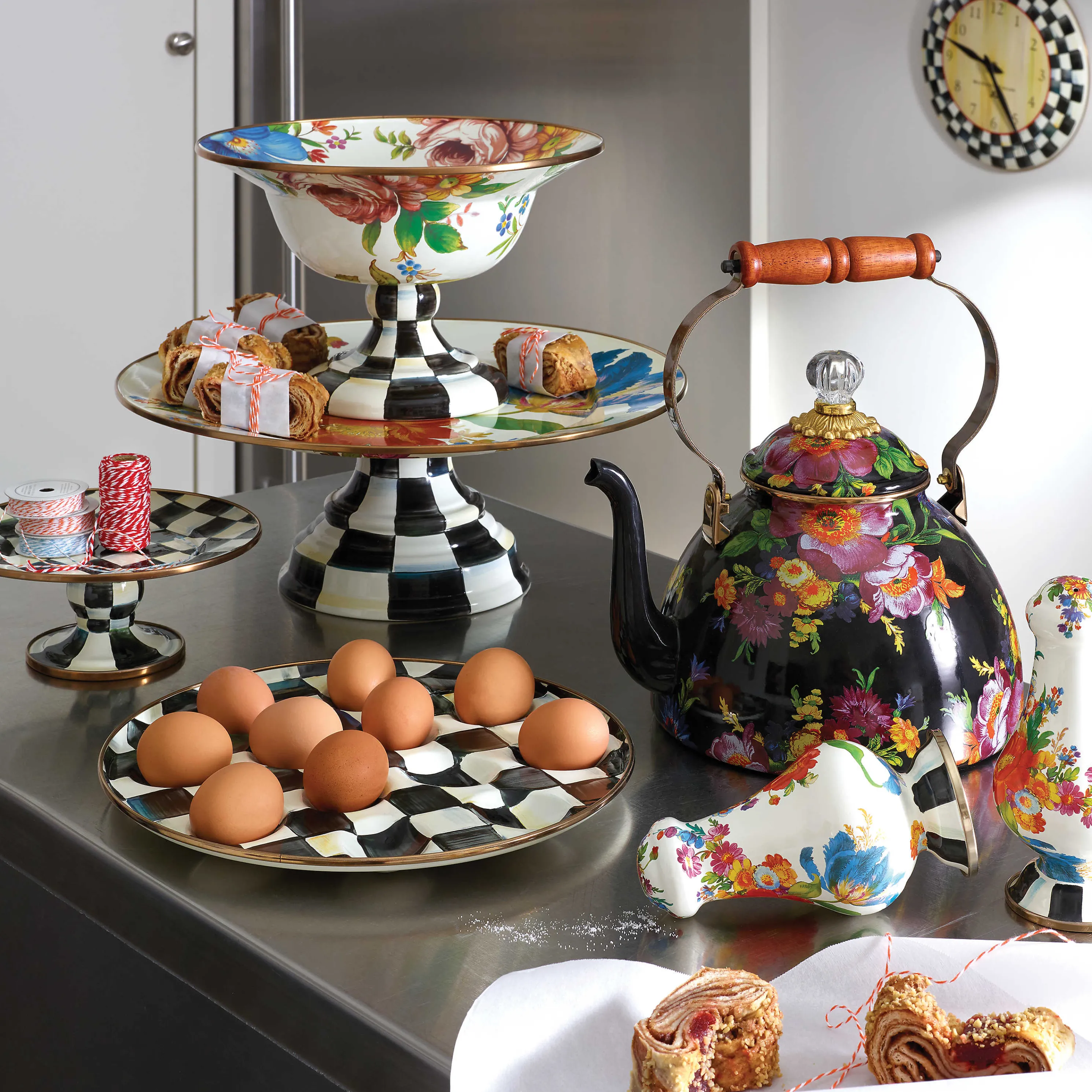 Courtly Check Enamel Egg Plate