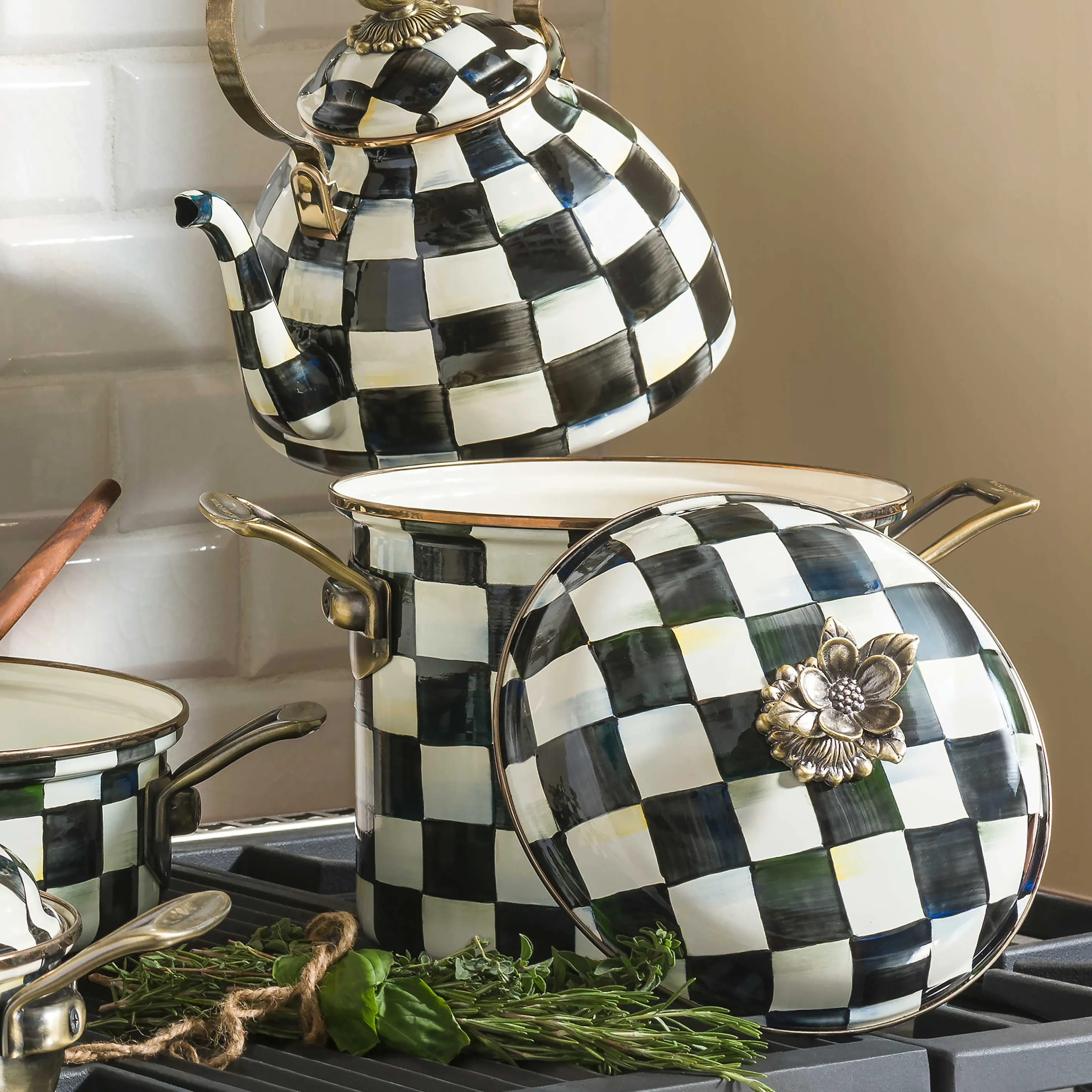 Courtly Check Enamel 7 Qt. Stockpot