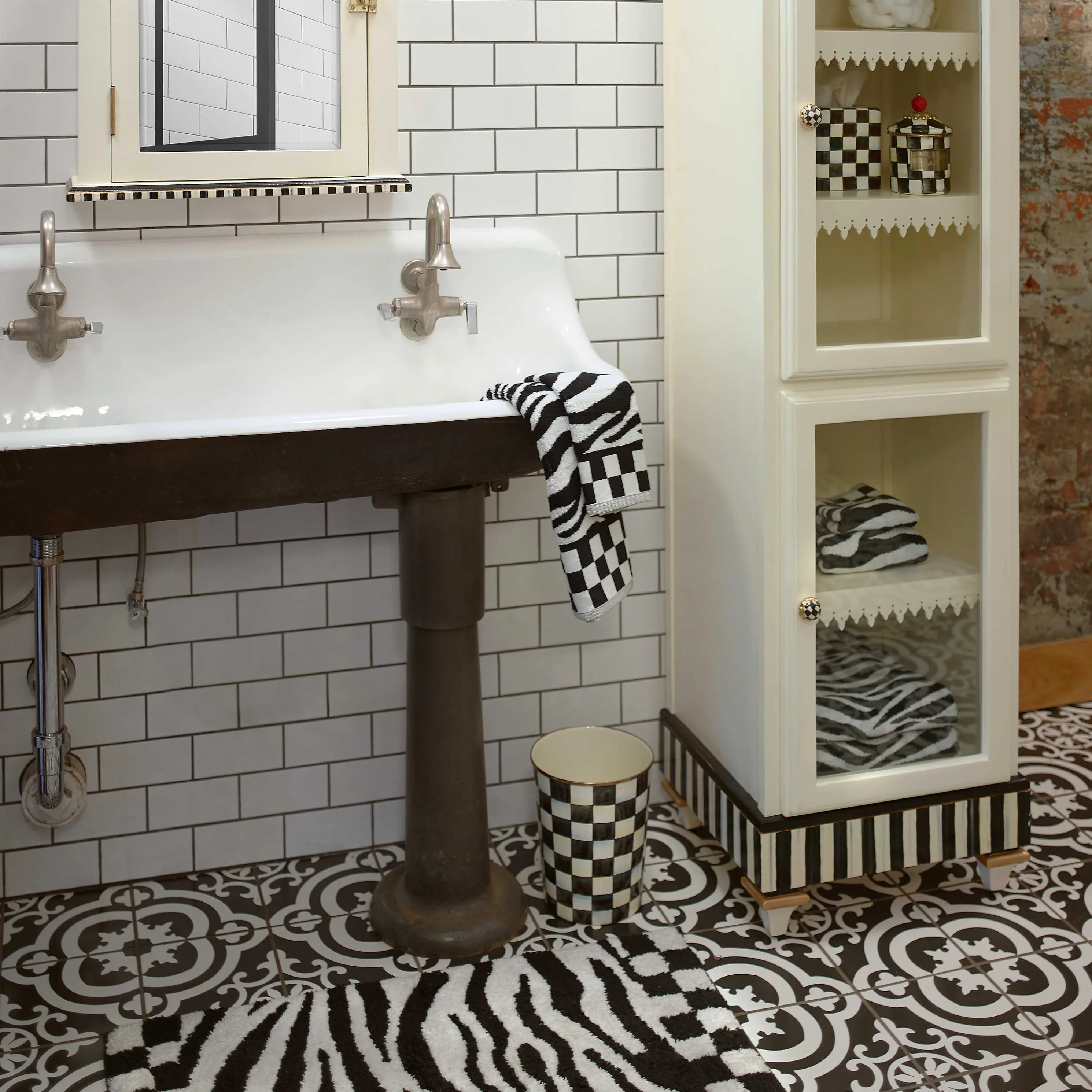 Courtly Check Enamel Waste Bin