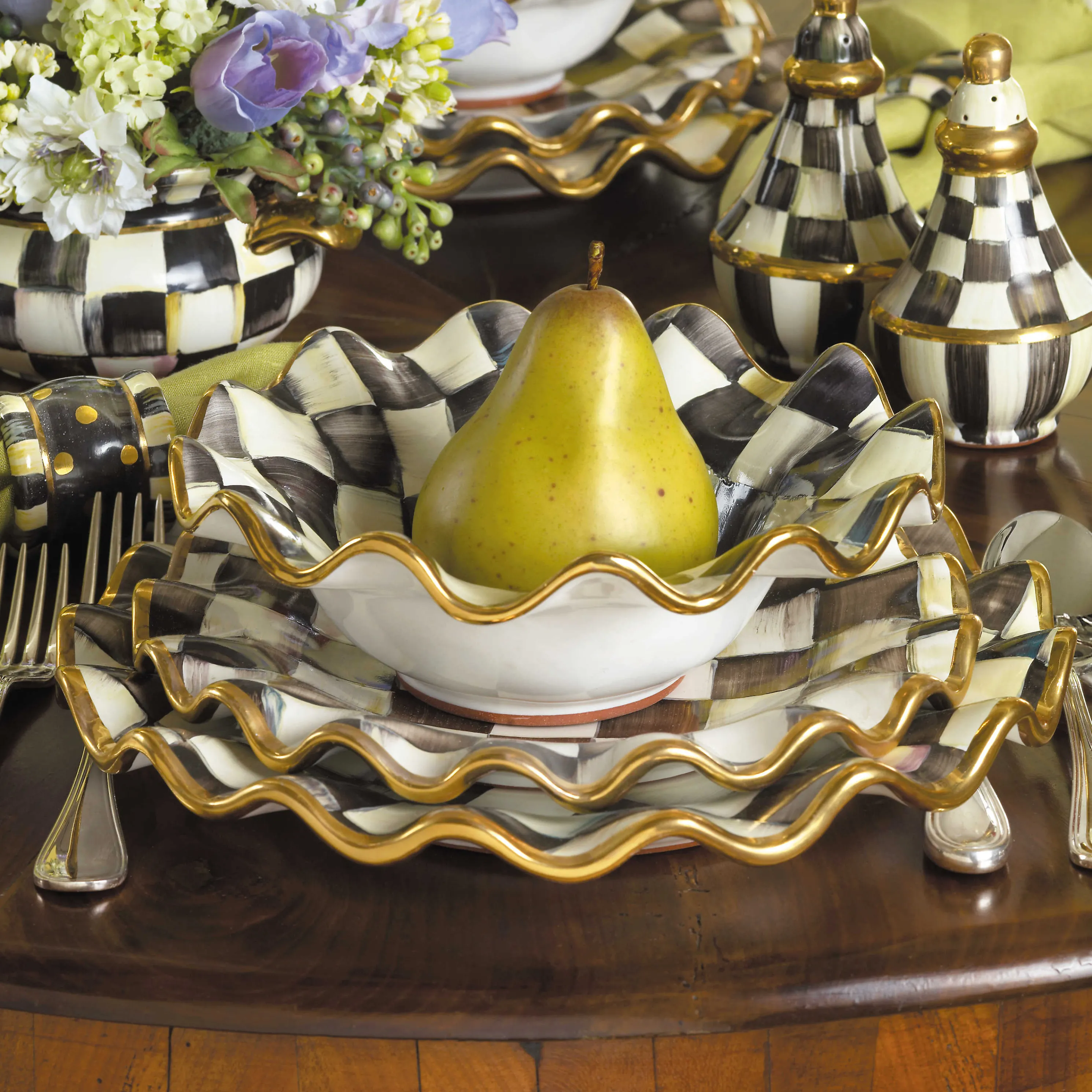 Courtly Check Fluted Dinner Plate