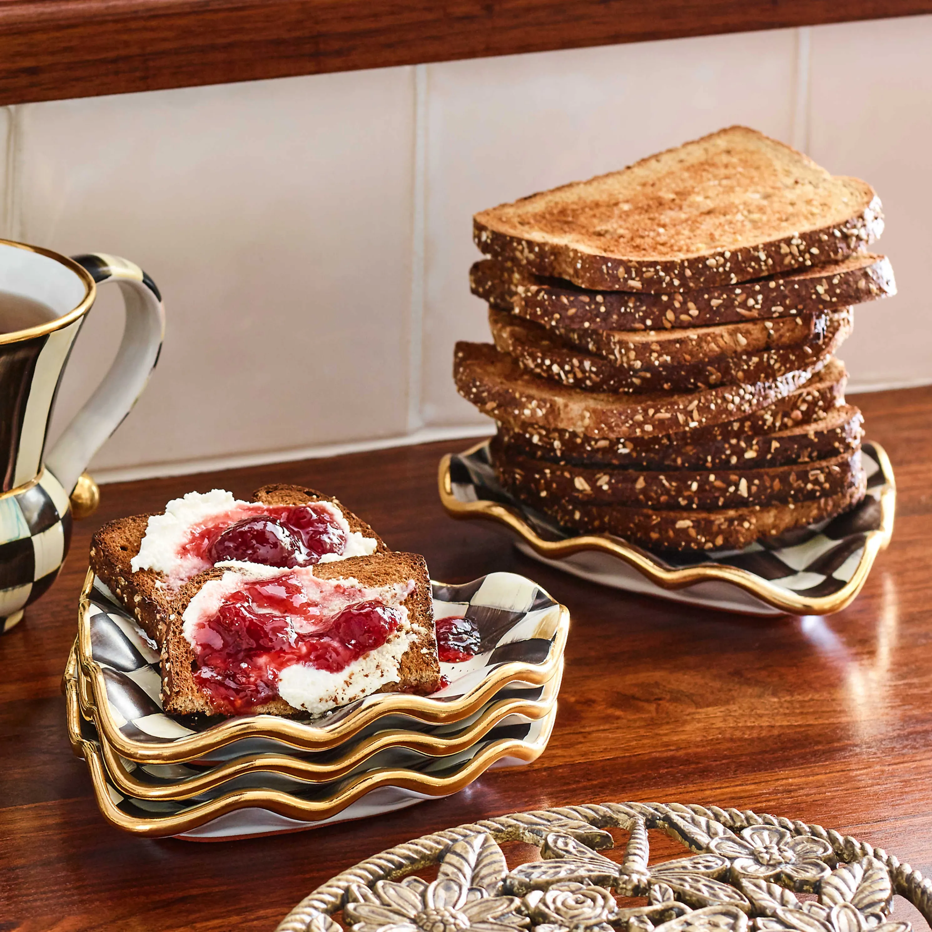 Courtly Check Fluted Heart Plate