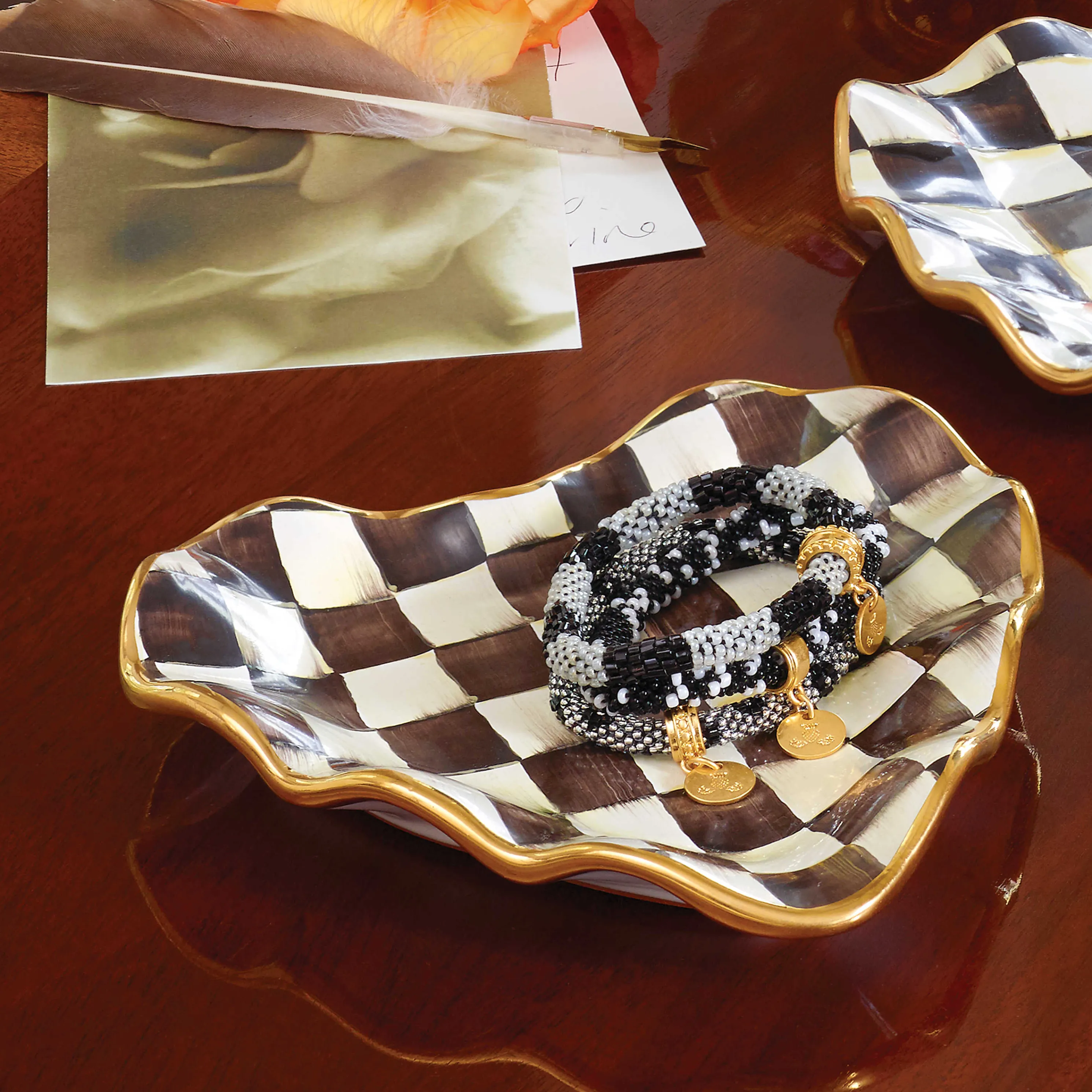 Courtly Check Fluted Heart Plate