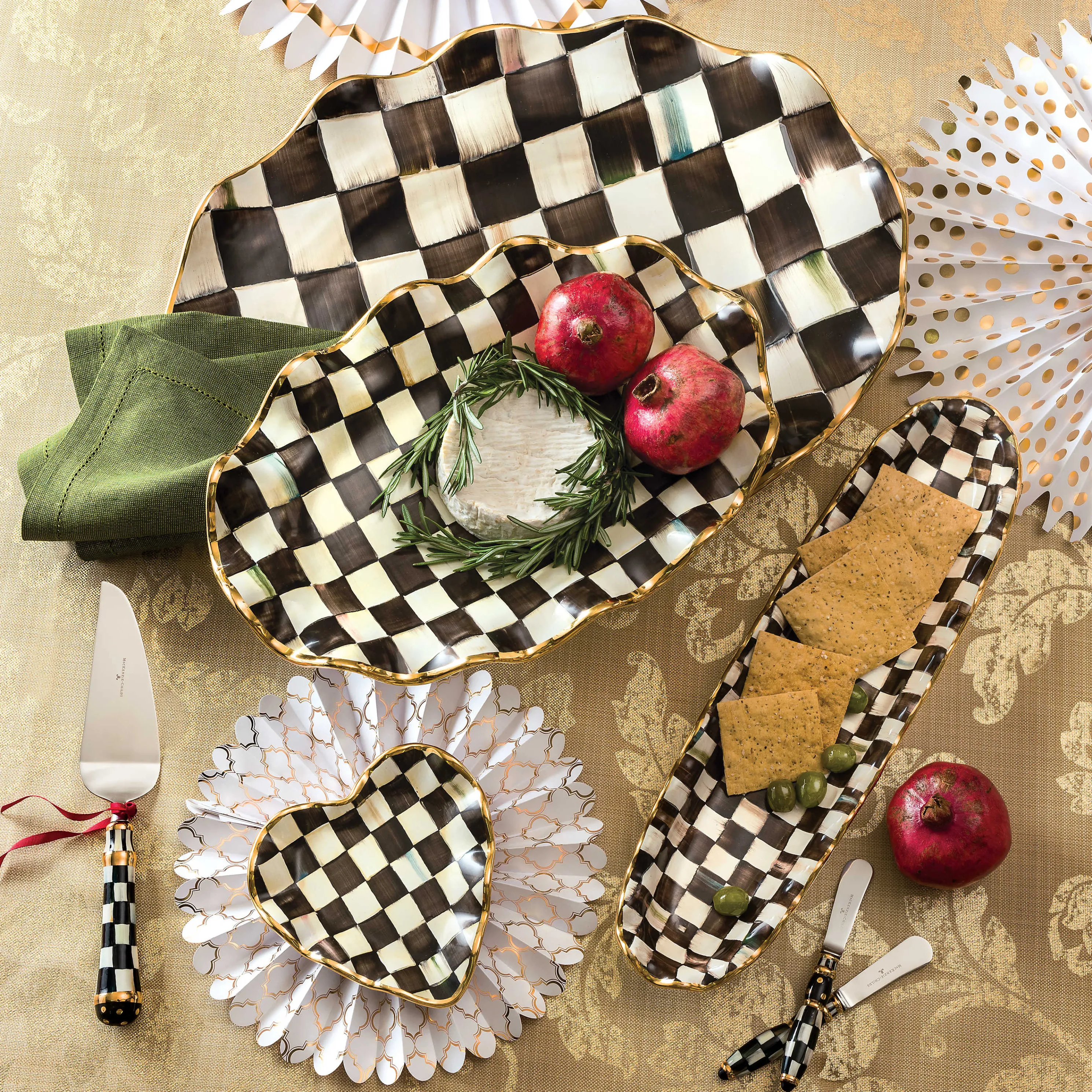 Courtly Check Fluted Heart Plate