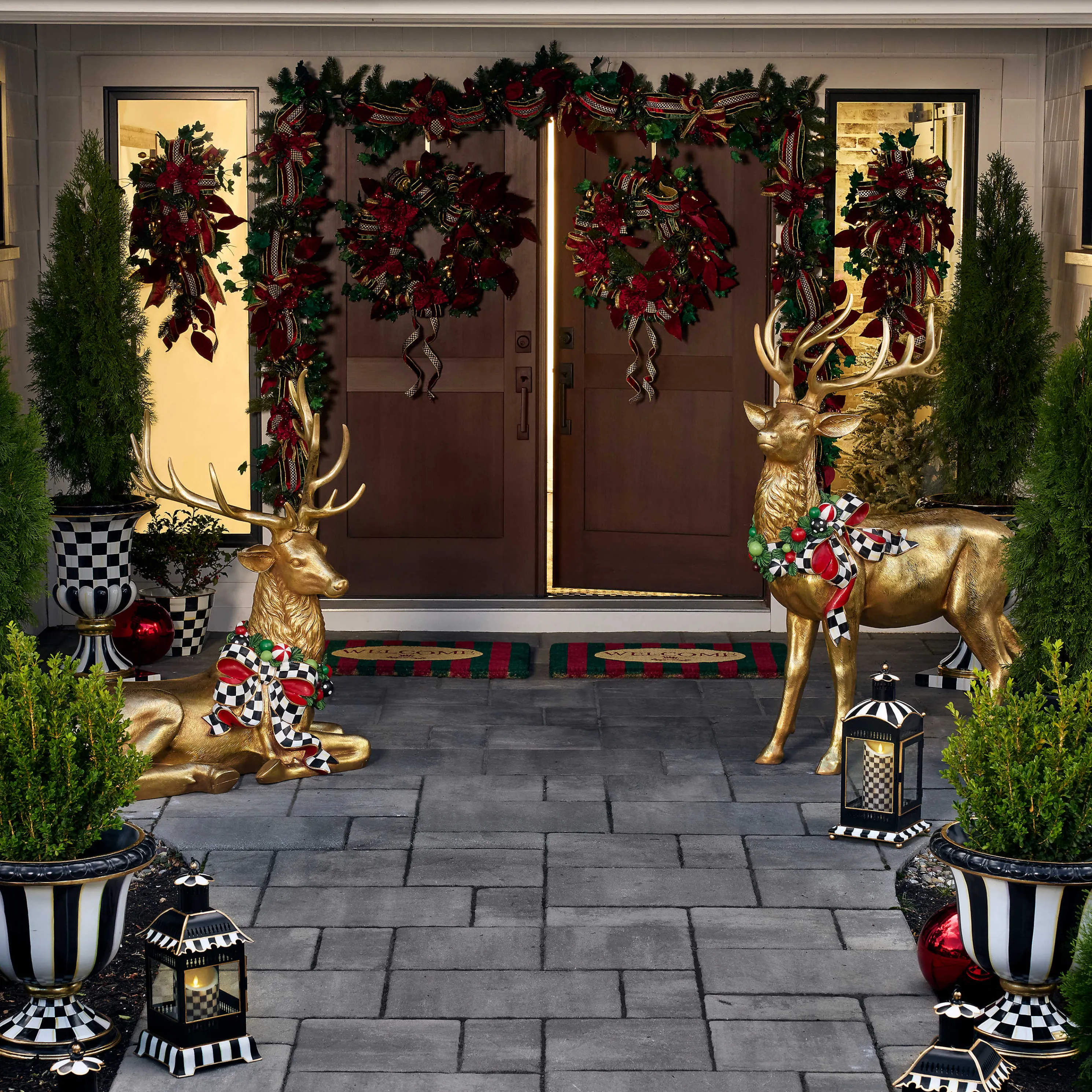 Courtly Check Pedestal Urn