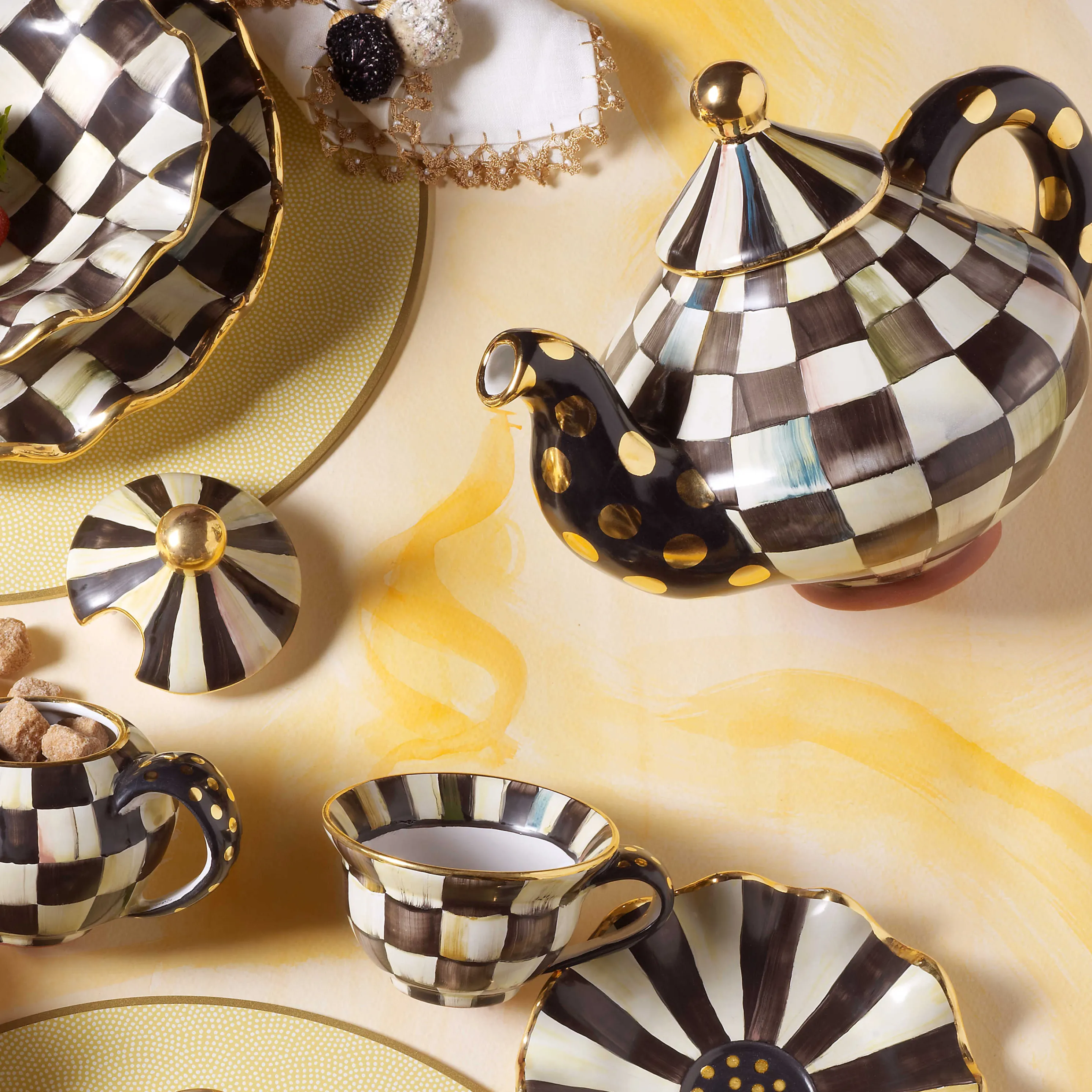 Courtly Check Teapot