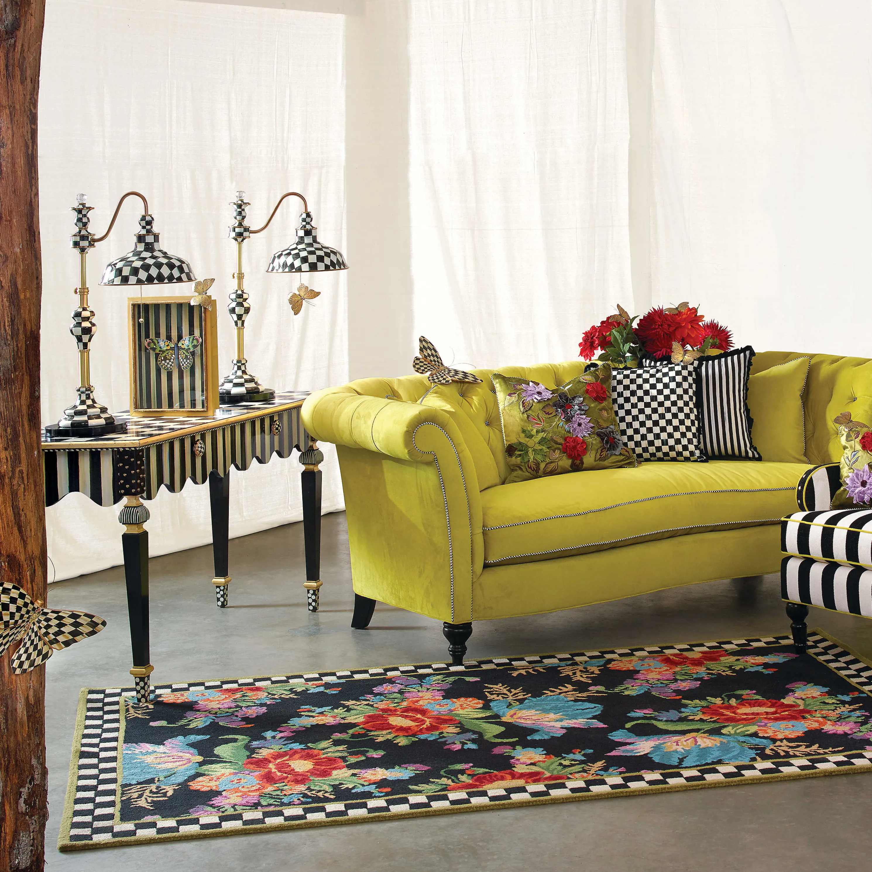 Courtly Farmhouse Writer'S Lamp