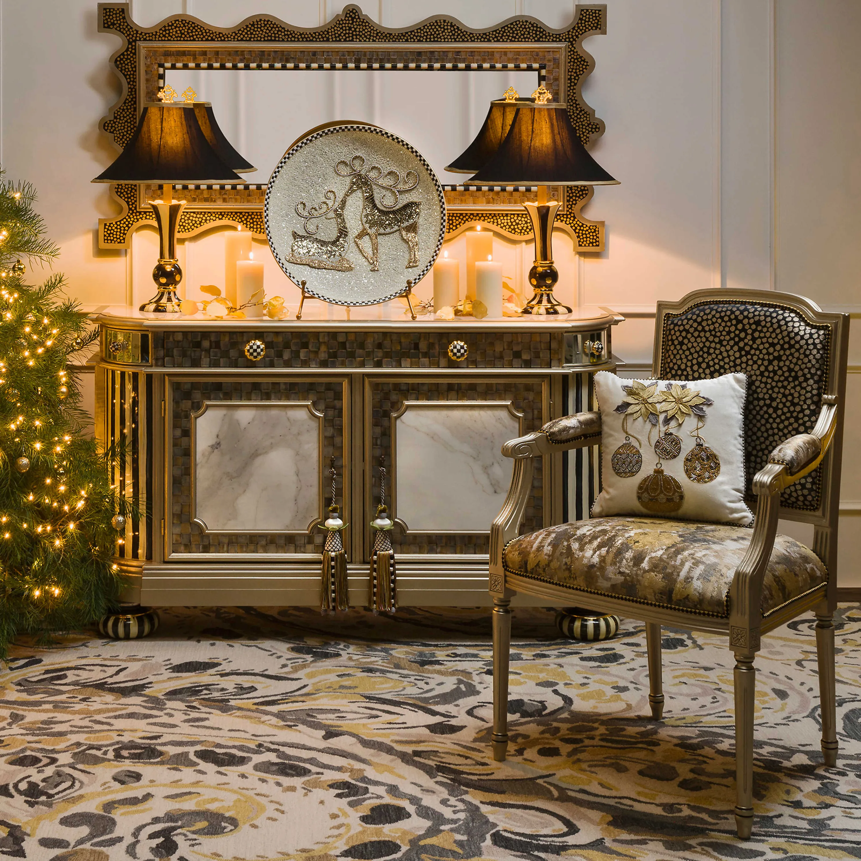 Courtly Stripe Vase Lamp