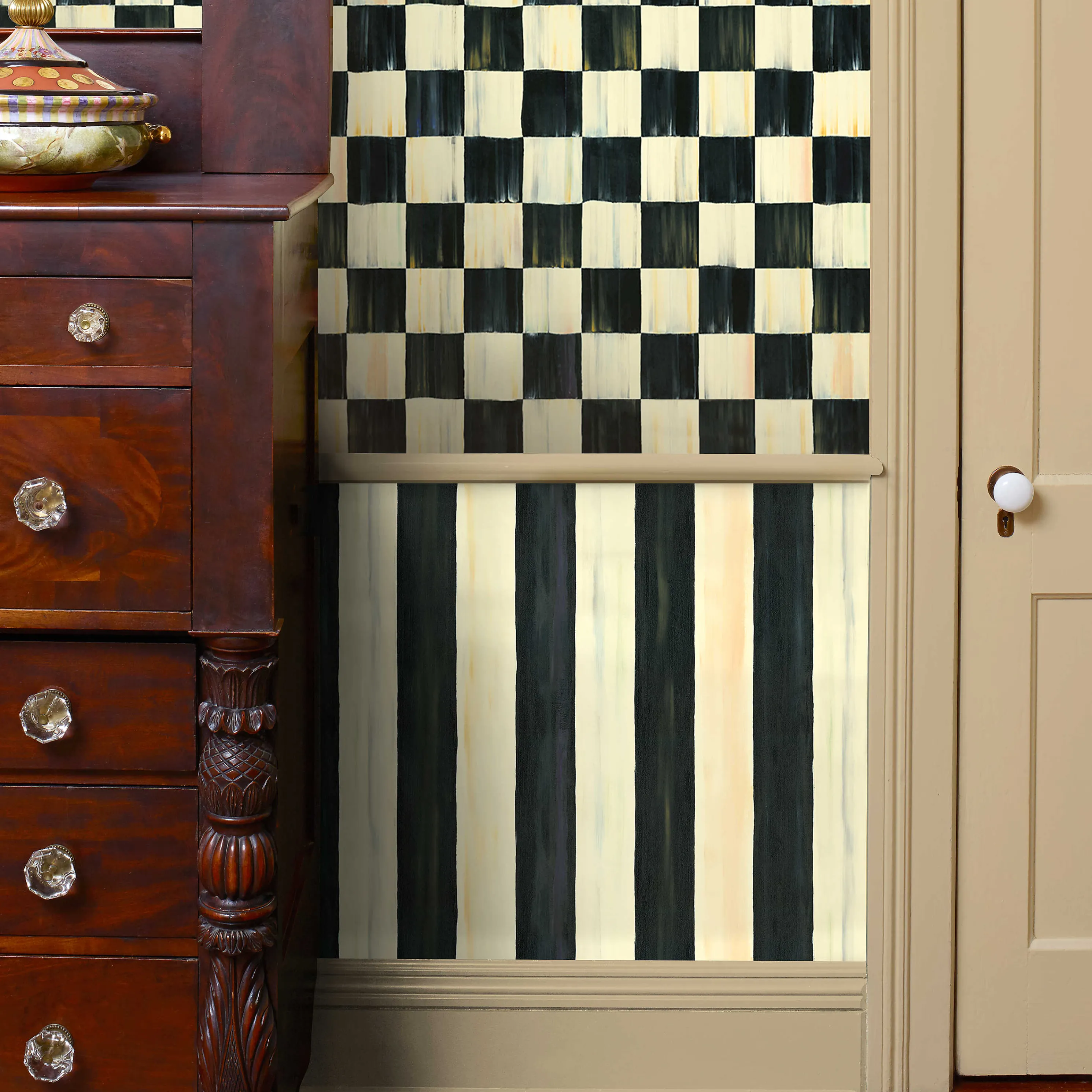 Courtly Stripe Wallpaper