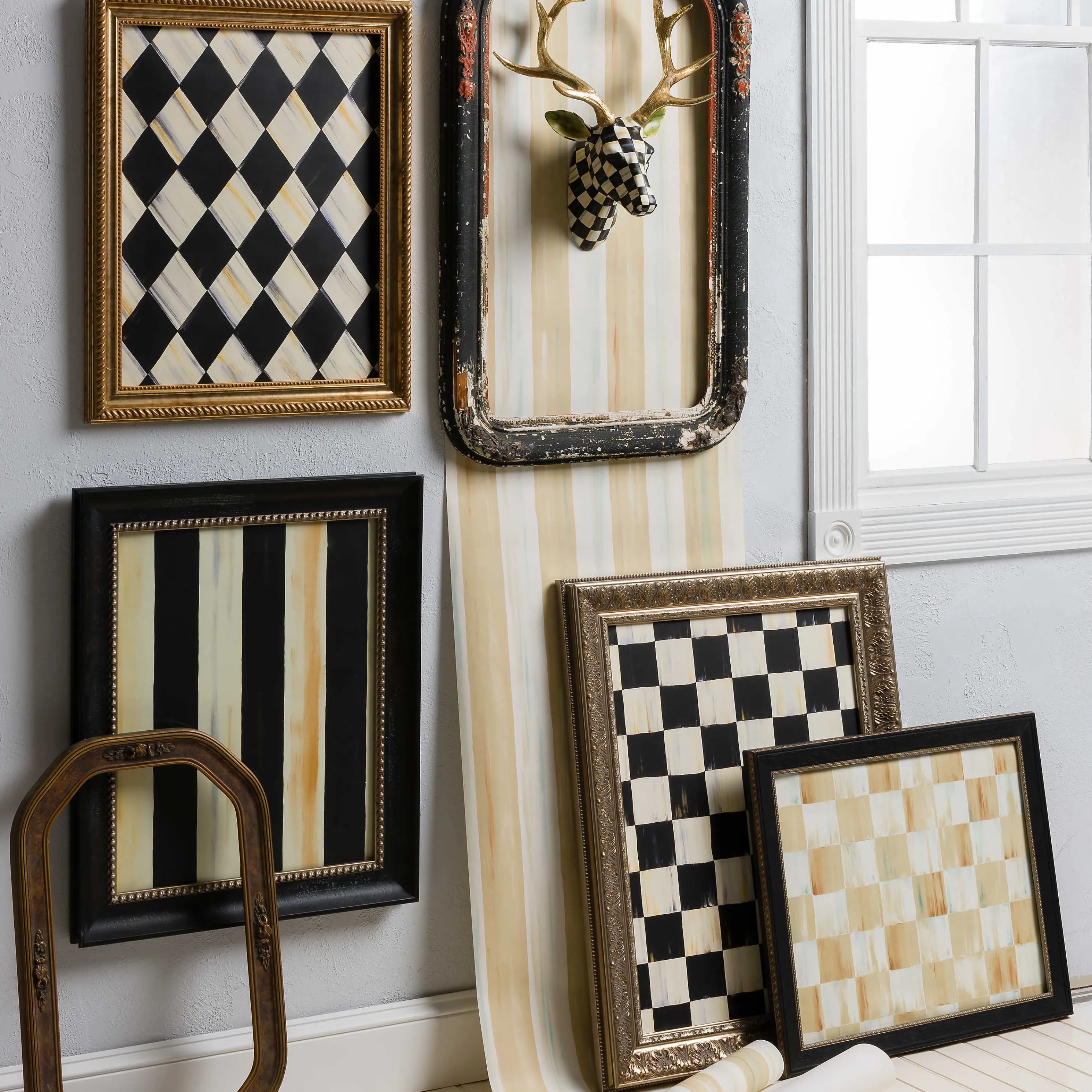 Courtly Stripe Wallpaper