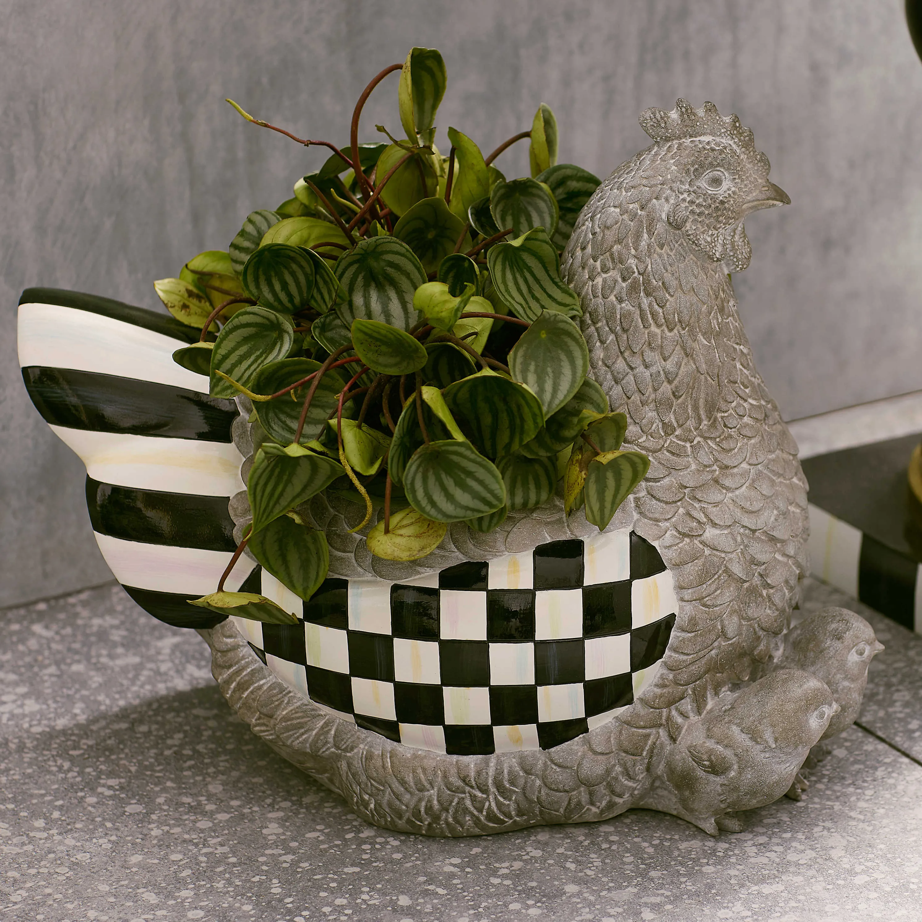 Naturals Mother Hen Planter