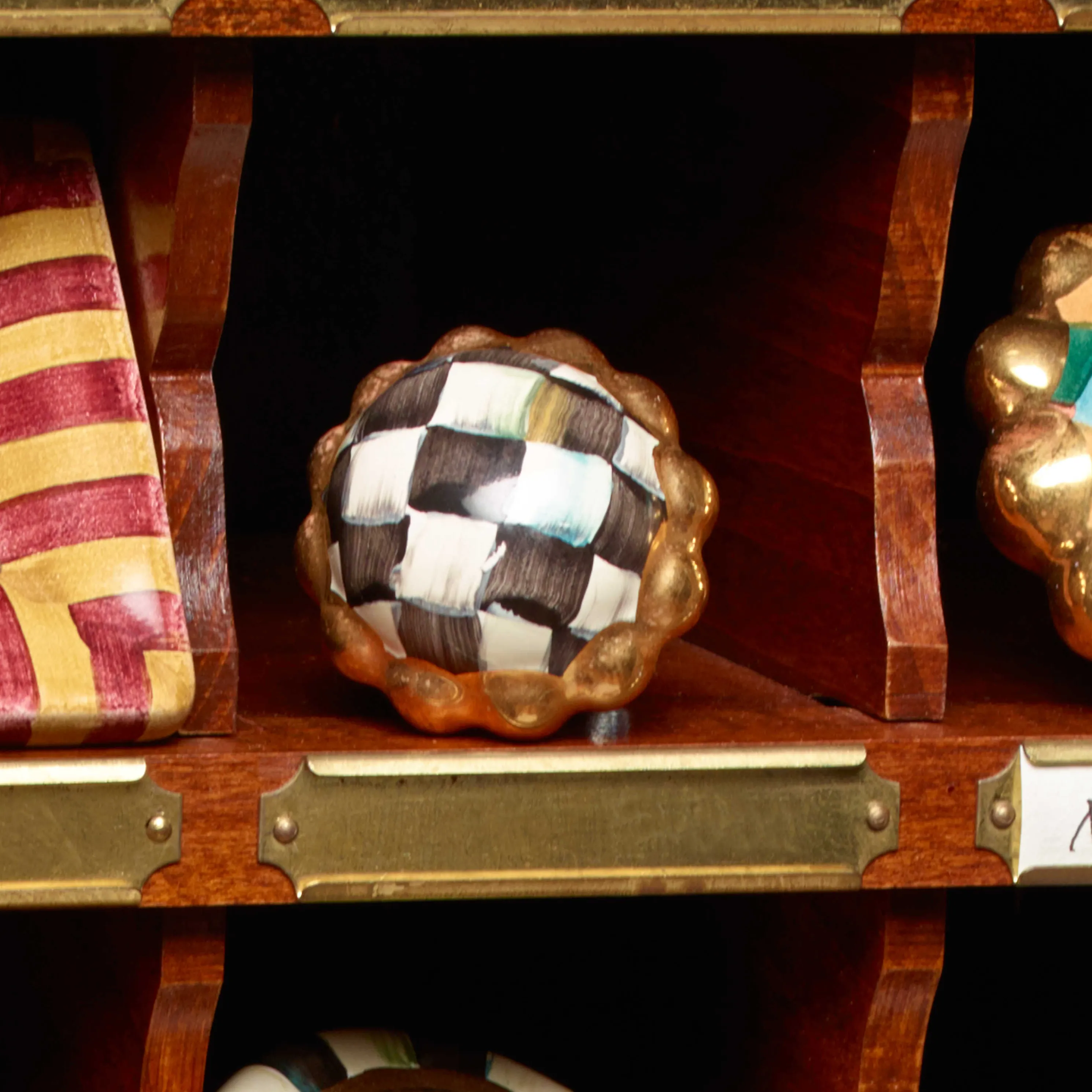 Petit Four Round Knob - Courtly Check