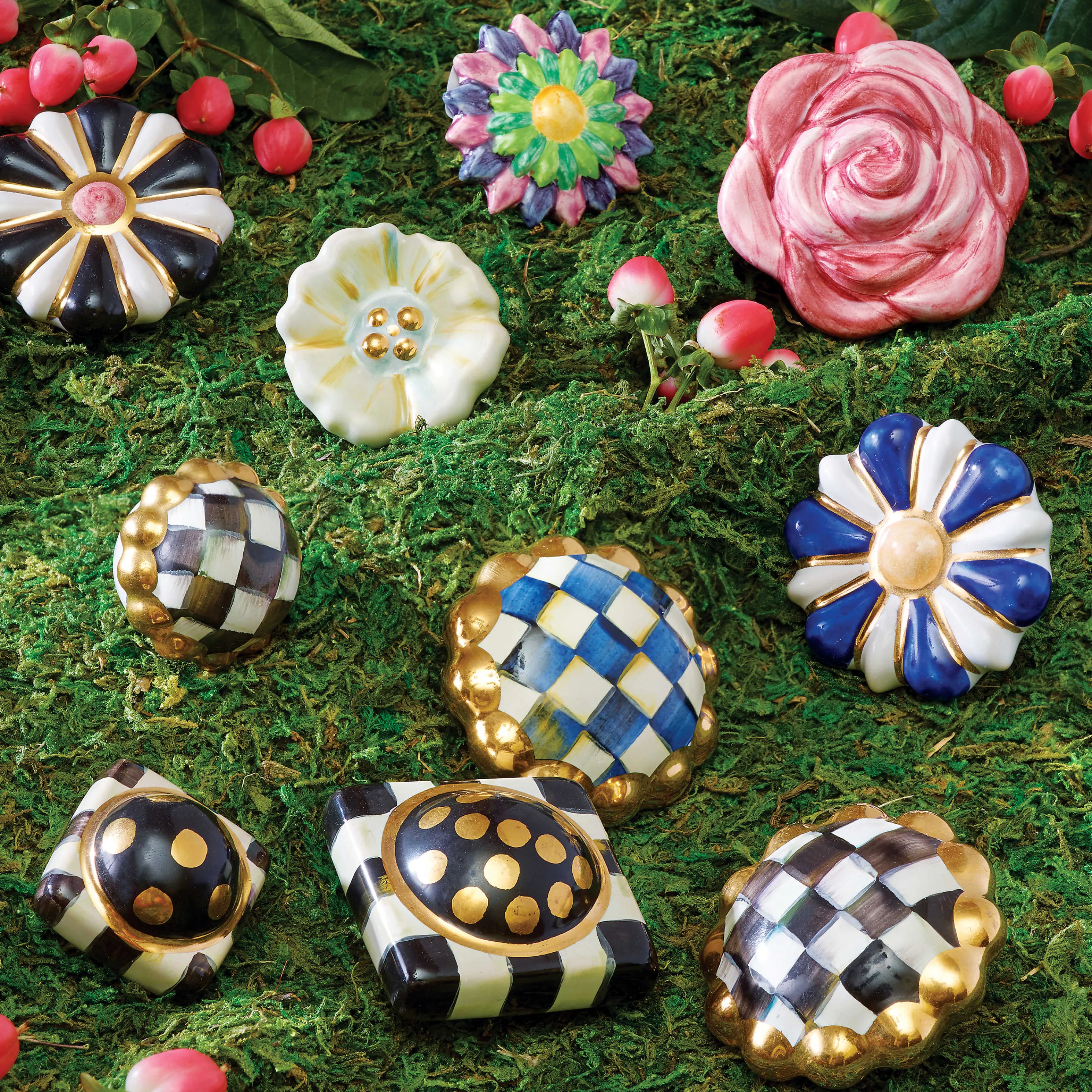 Petit Four Round Knob - Courtly Check