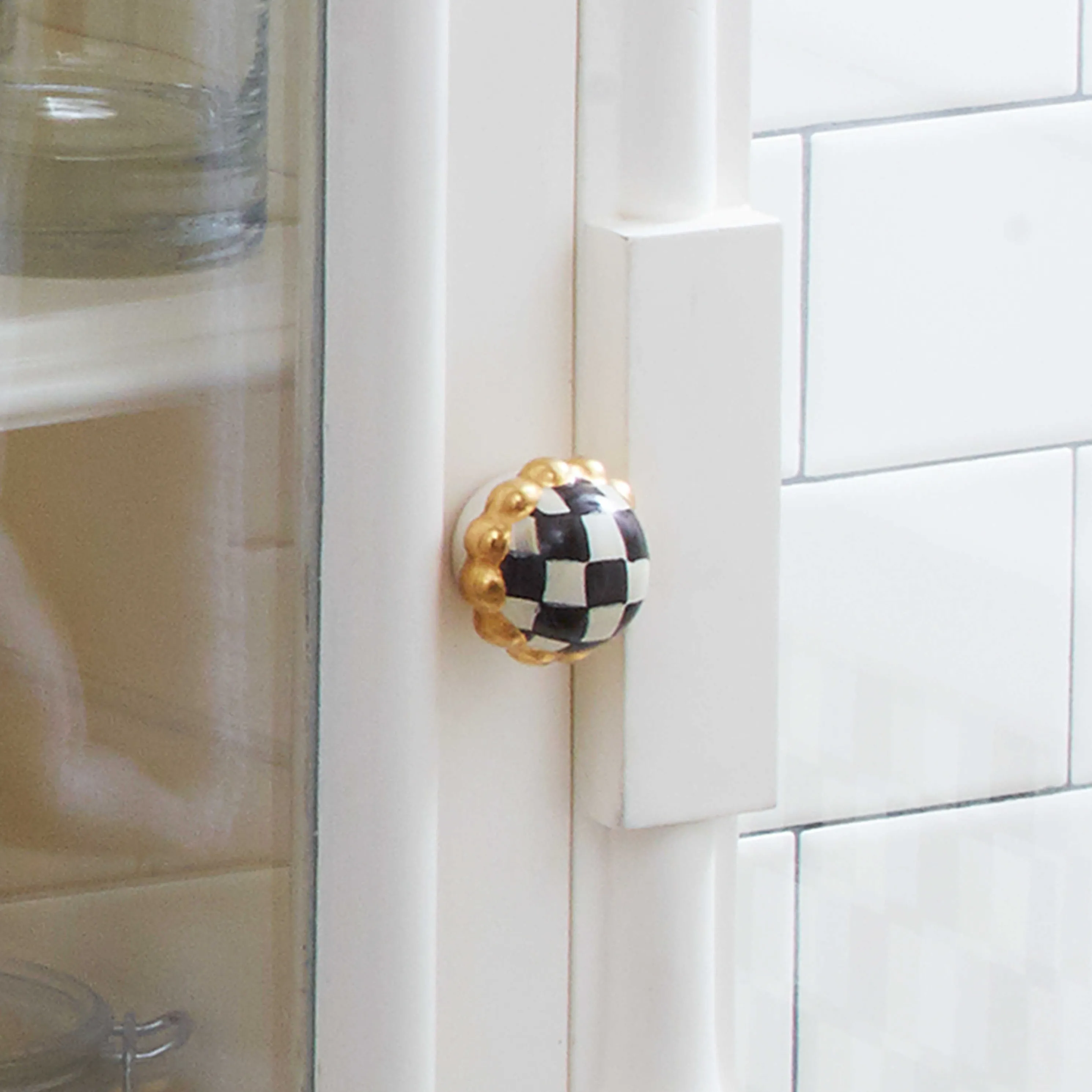 Petit Four Round Knob - Courtly Check