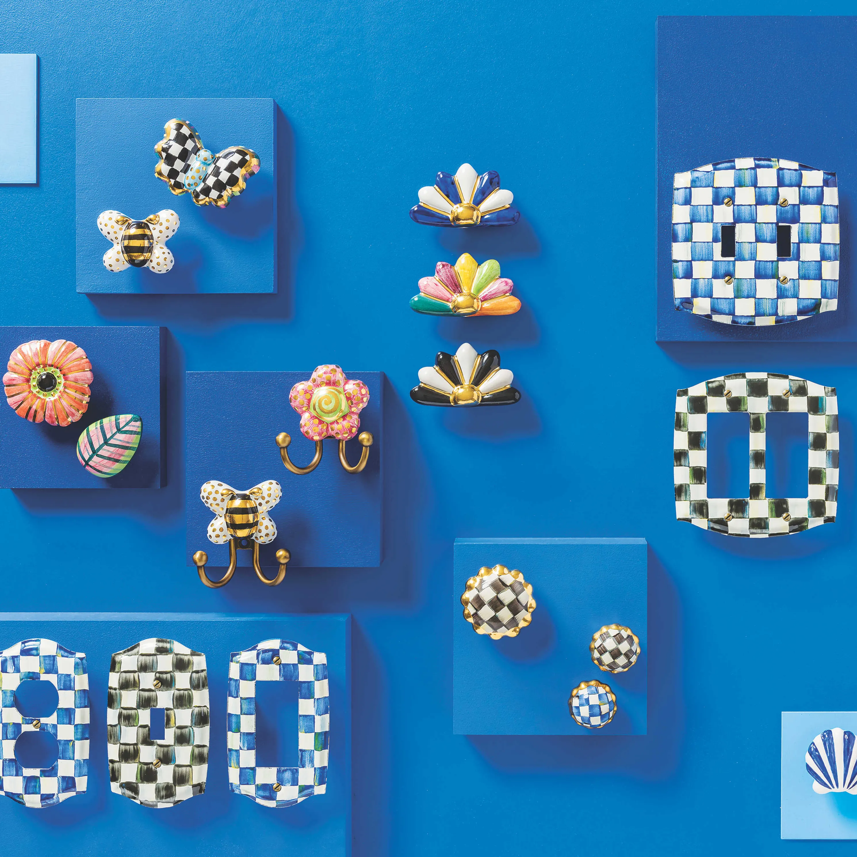 Petit Four Round Knob - Courtly Check