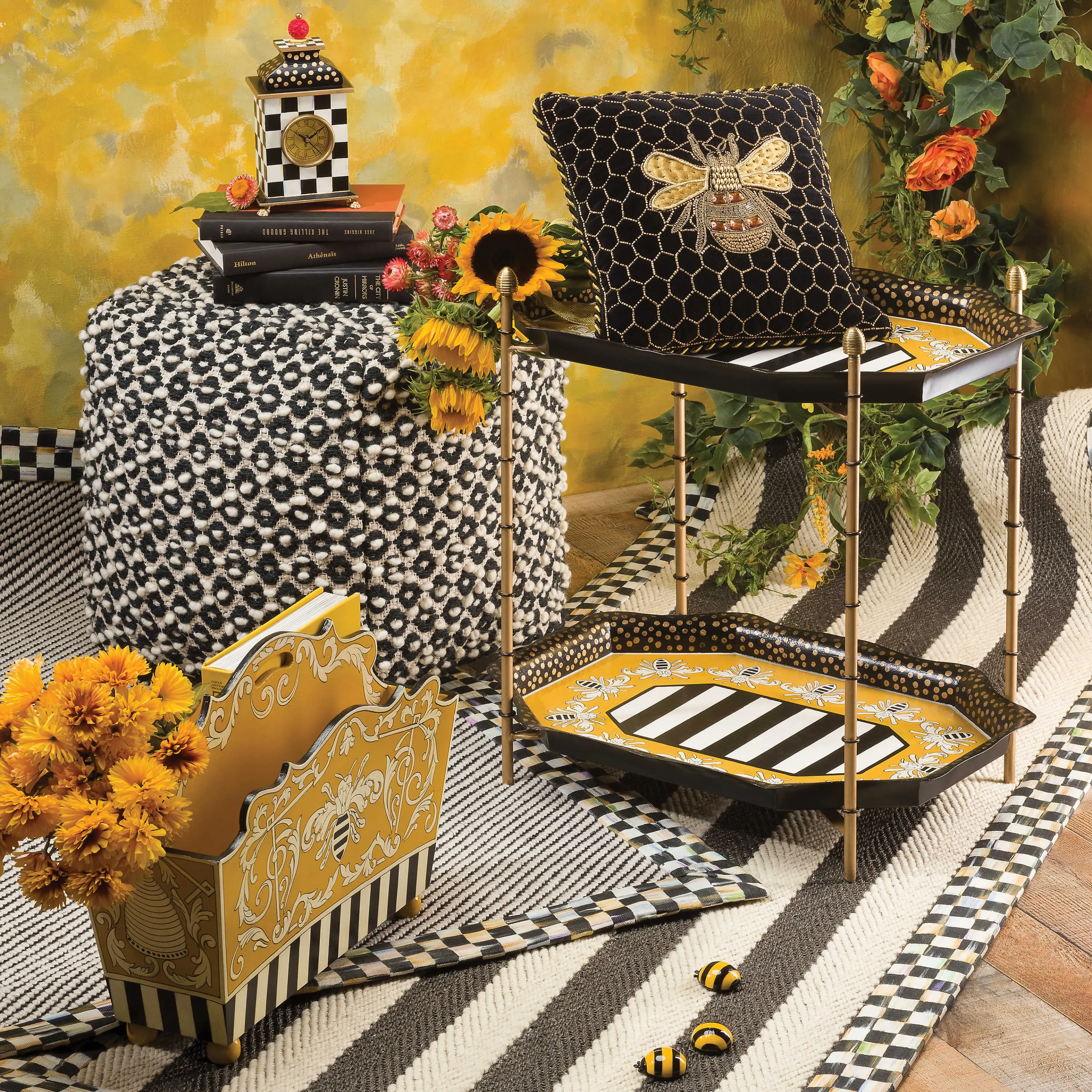 Queen Bee Tray Table