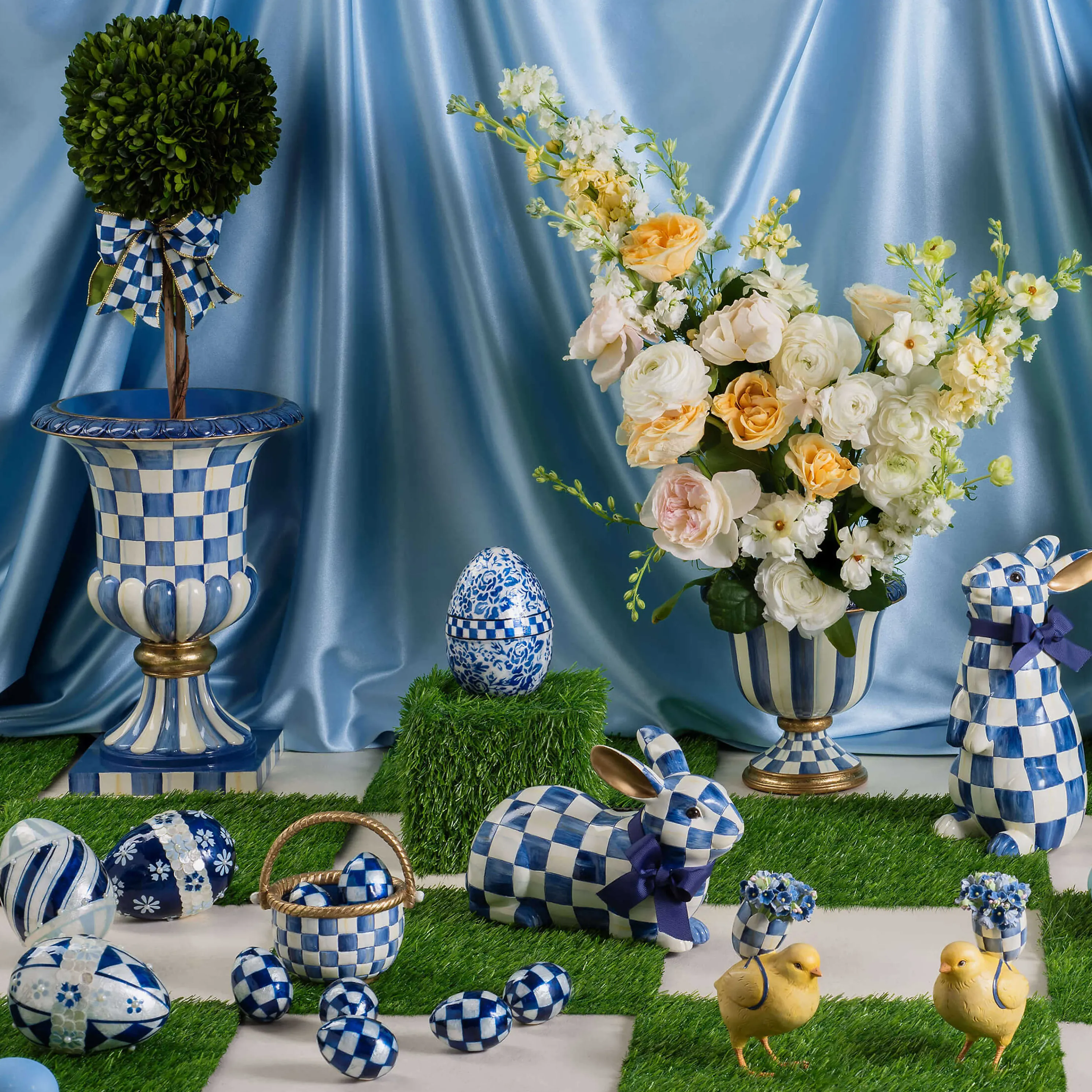 Royal Check Pedestal Tabletop Urn