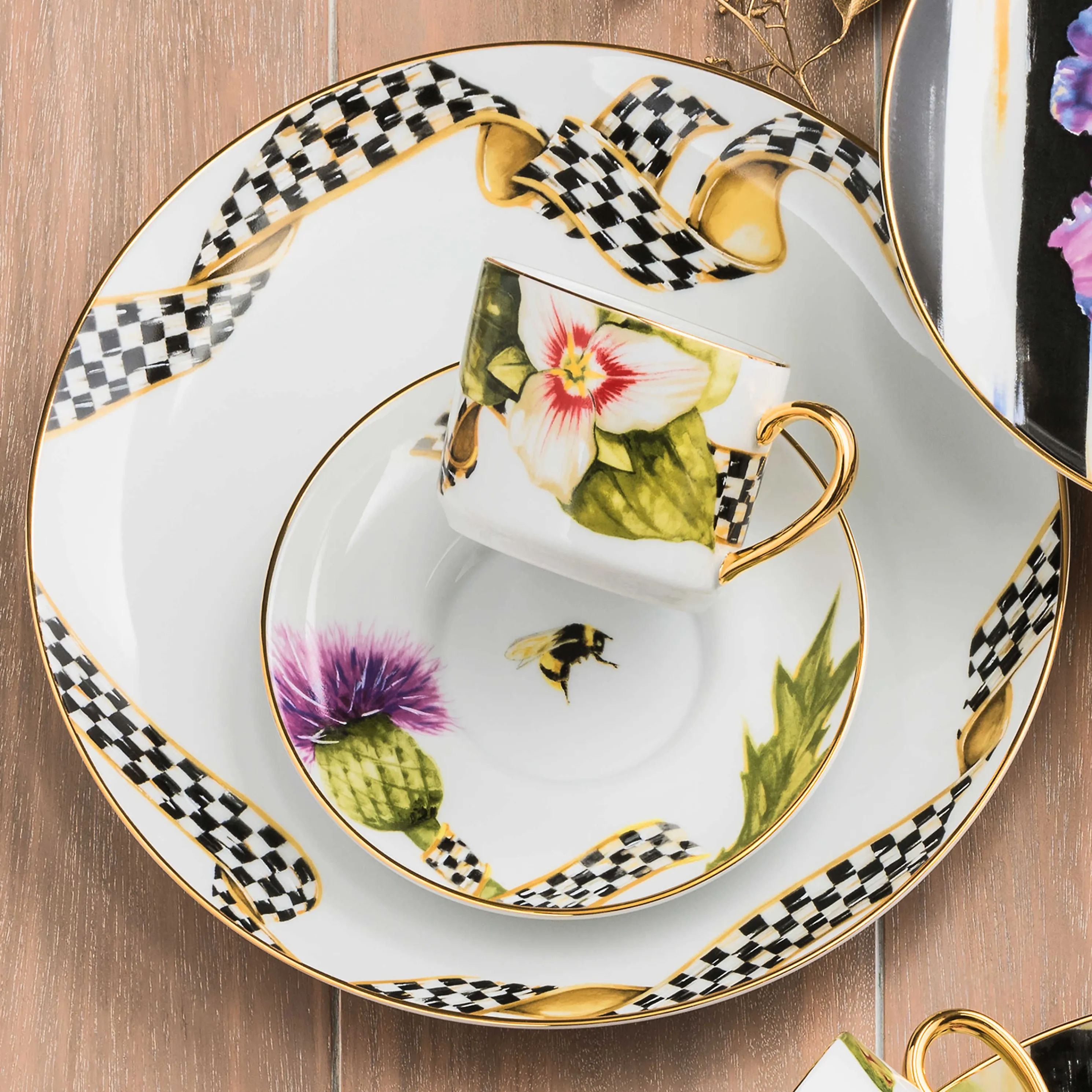 Thistle & Bee Dinner Plate - Ribbon