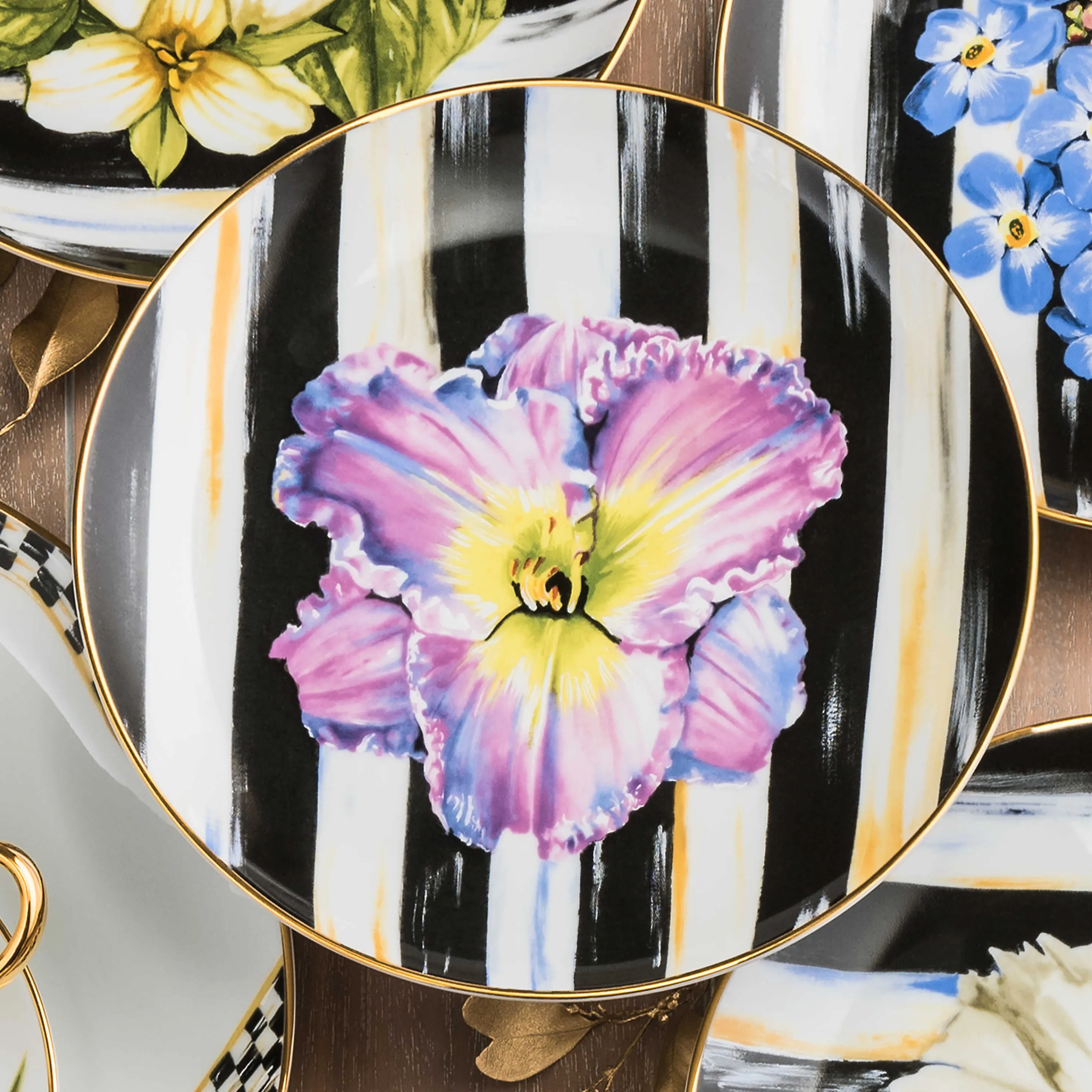 Thistle & Bee Salad Plate - Iris